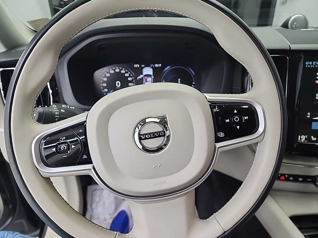 볼보 XC60 XC60(2세대) T8 AWD 인스크립션 이미지 9