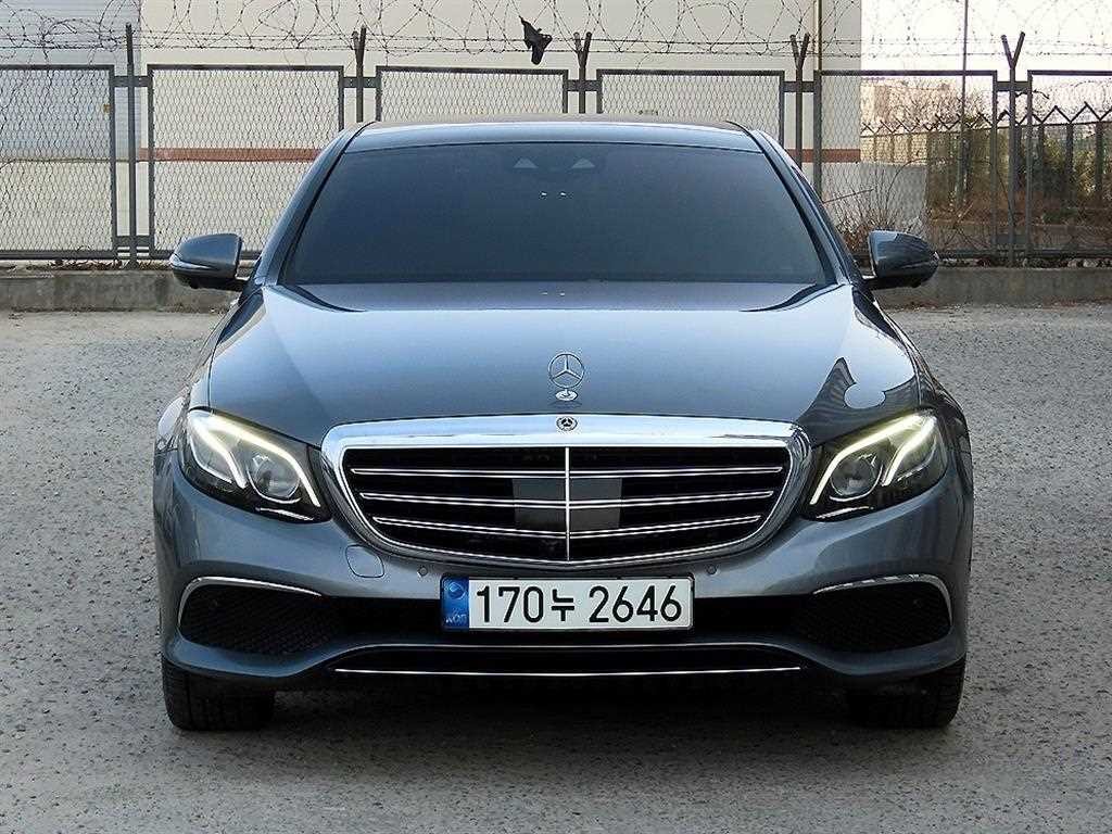 벤츠 E 클래스 E-클래스 W213 E400 4MATIC 익스클루시브 이미지 1