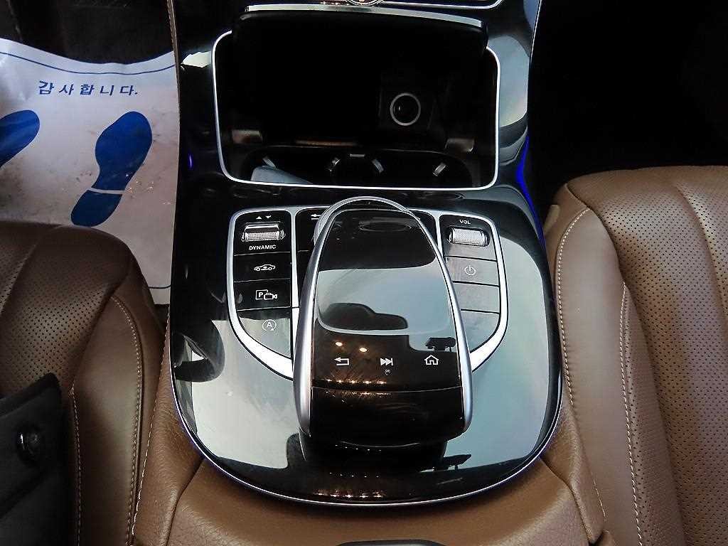 벤츠 E 클래스 E-클래스 W213 E400 4MATIC 익스클루시브 이미지 13