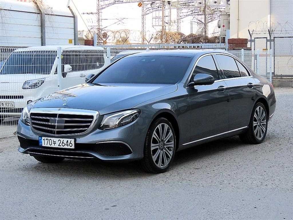 벤츠 E 클래스 E-클래스 W213 E400 4MATIC 익스클루시브 이미지 2