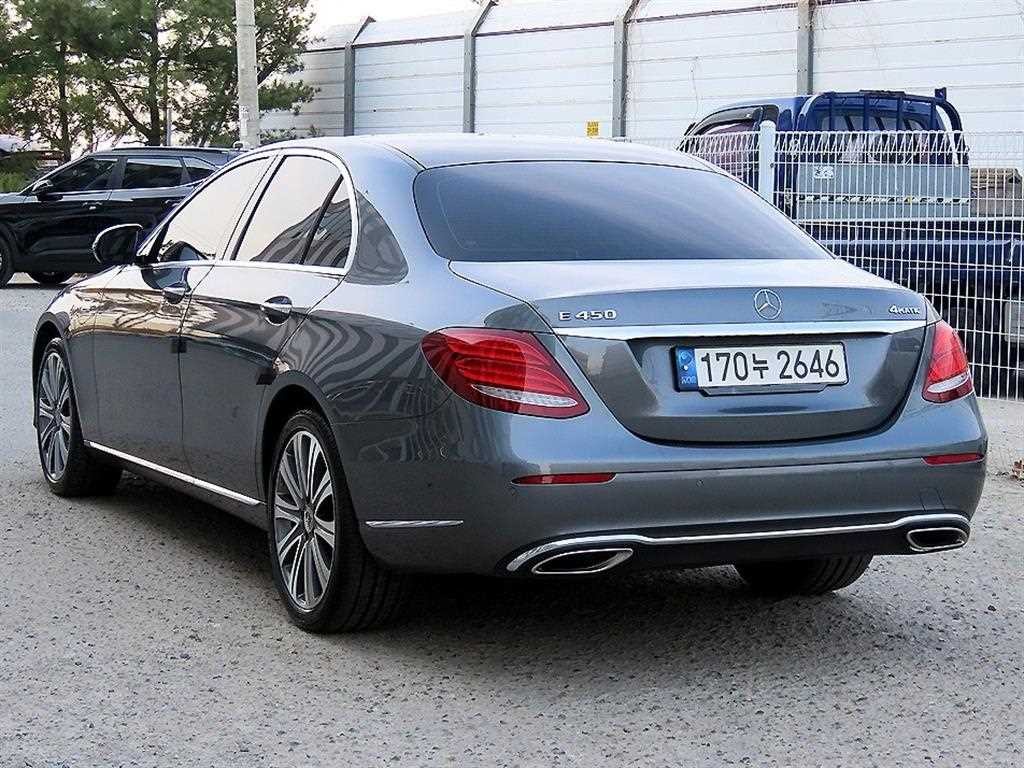 벤츠 E 클래스 E-클래스 W213 E400 4MATIC 익스클루시브 이미지 3
