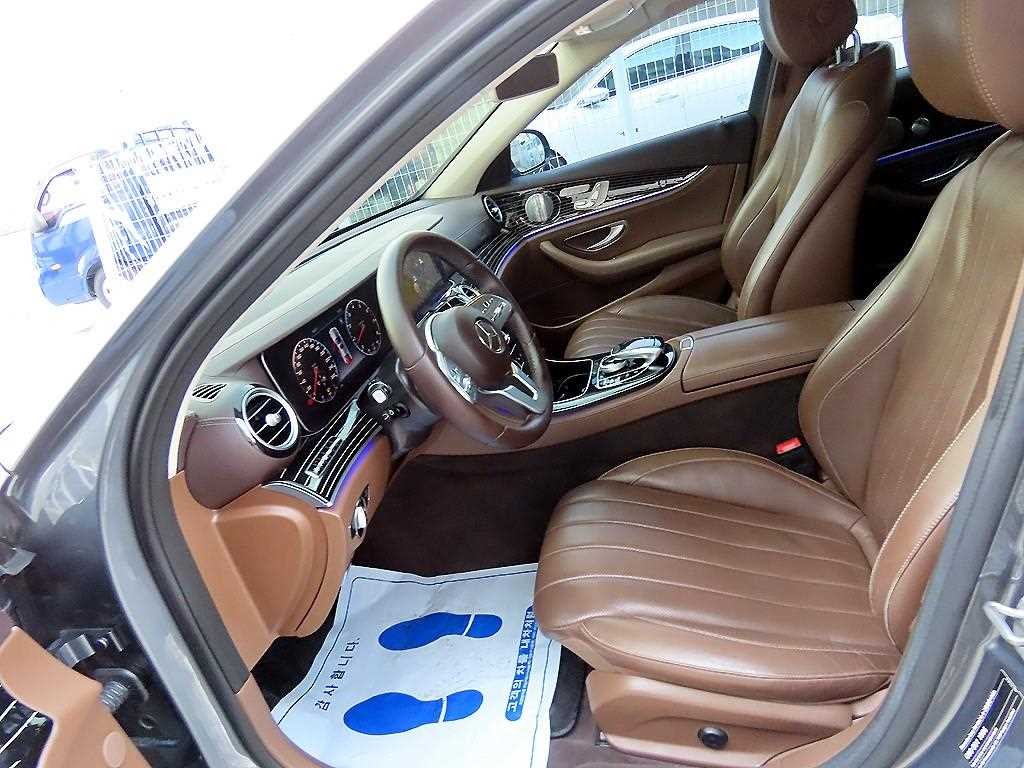 벤츠 E 클래스 E-클래스 W213 E400 4MATIC 익스클루시브 이미지 5