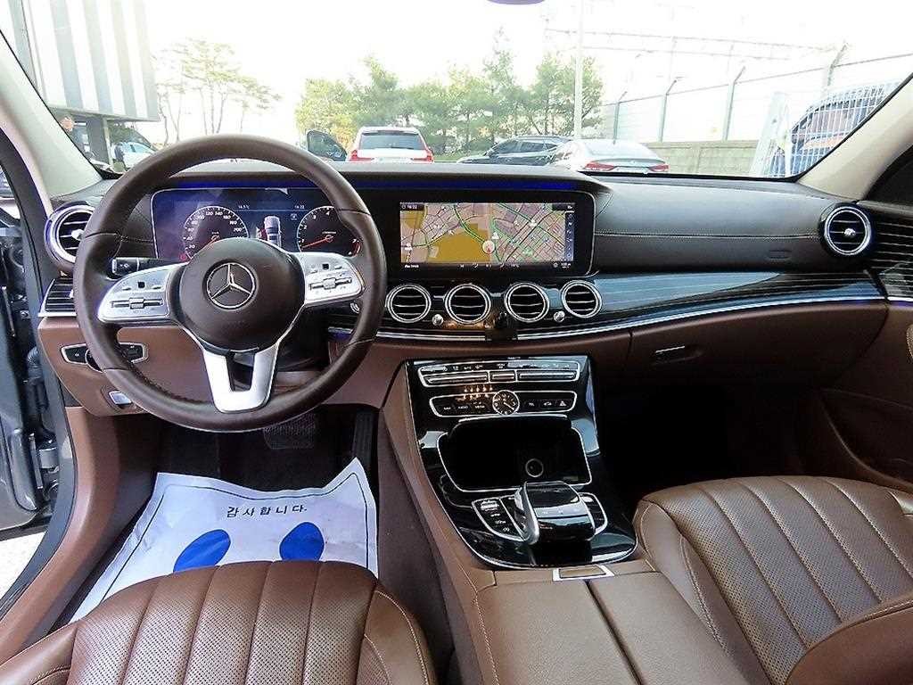 벤츠 E 클래스 E-클래스 W213 E400 4MATIC 익스클루시브 이미지 7