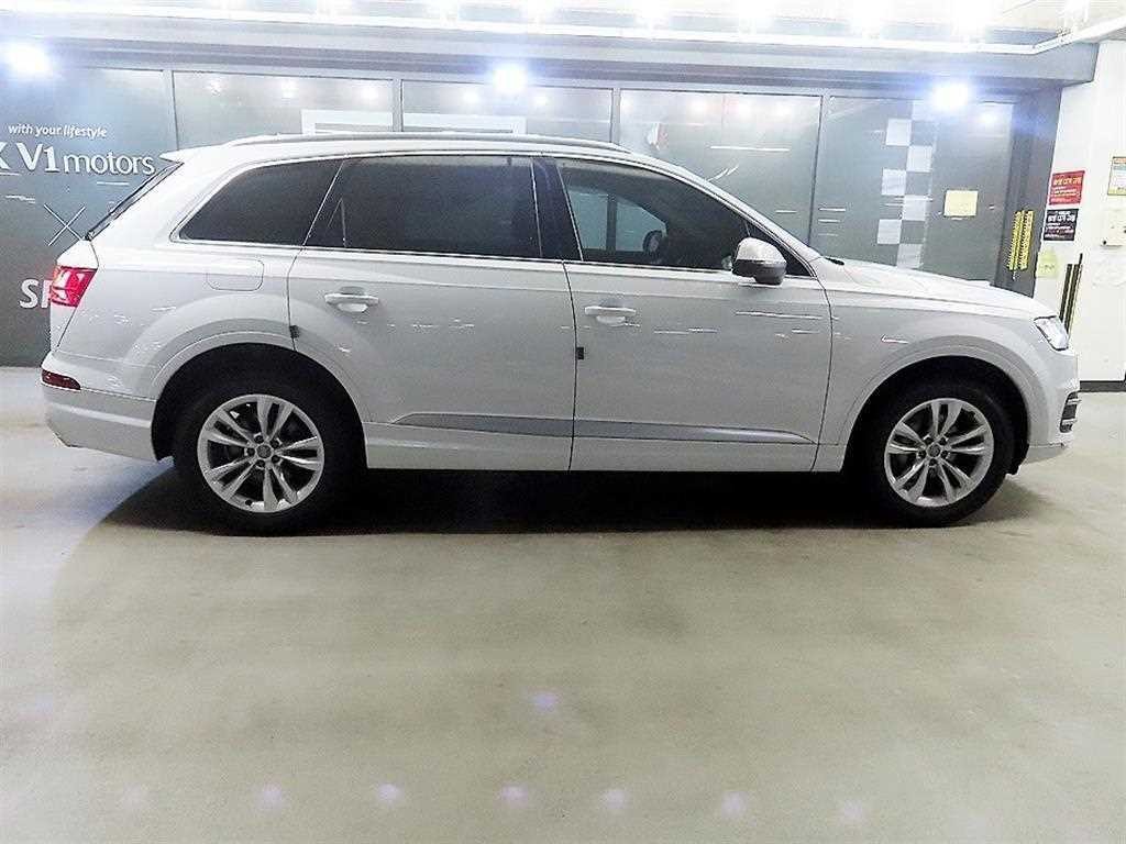 아우디 Q7 Q7 (4M) 45 TFSI 콰트로 이미지 3