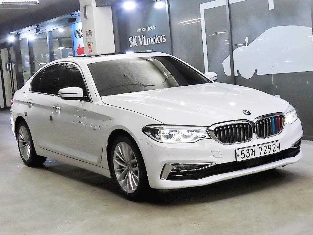 BMW 5시리즈 5시리즈 (G30) 520d M 스포츠 플러스 이미지 1