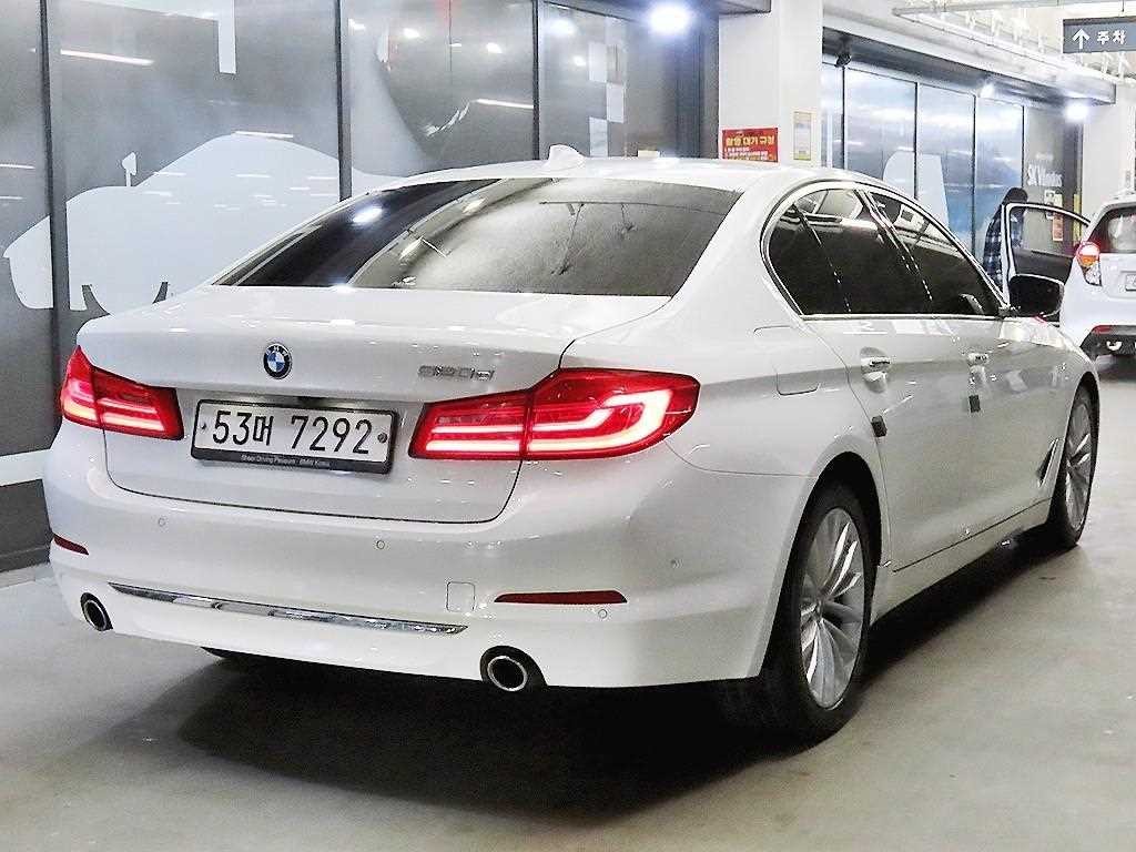 BMW 5시리즈 5시리즈 (G30) 520d M 스포츠 플러스 이미지 4