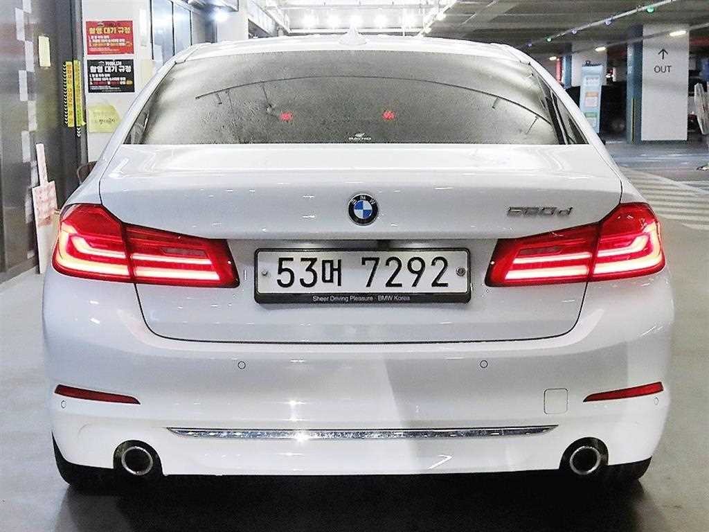 BMW 5시리즈 5시리즈 (G30) 520d M 스포츠 플러스 이미지 5