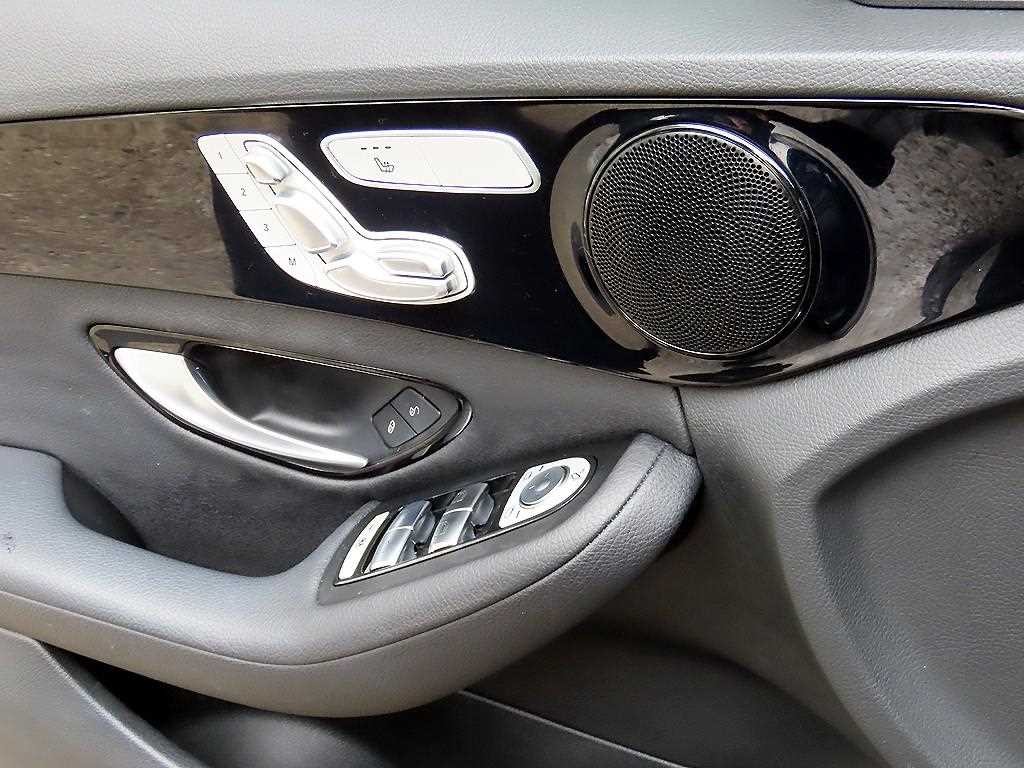 벤츠 C 클래스 C클래스 W205 C200 이미지 11