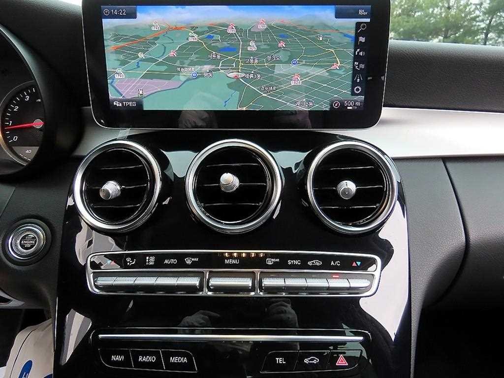 벤츠 C 클래스 C클래스 W205 C200 이미지 13