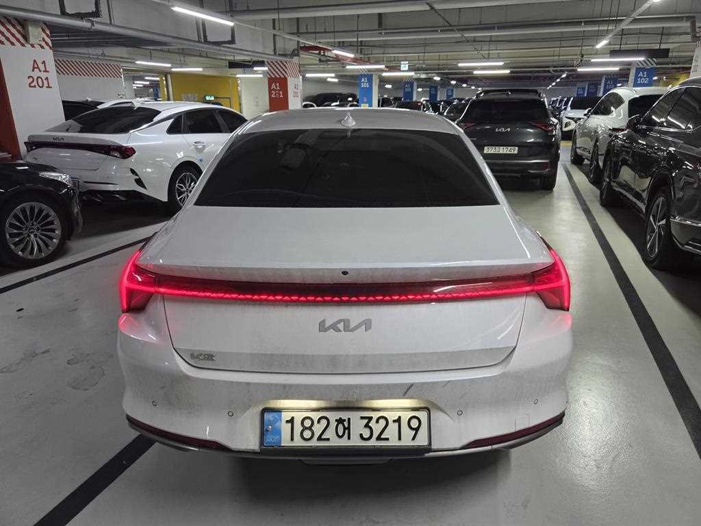기아 K8 2.5 2WD 시그니처 이미지 4