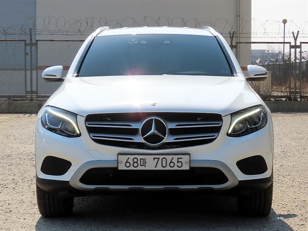 벤츠 GLC 클래스 GLC클래스 X253 GLC 350 e 4MATIC 이미지 1