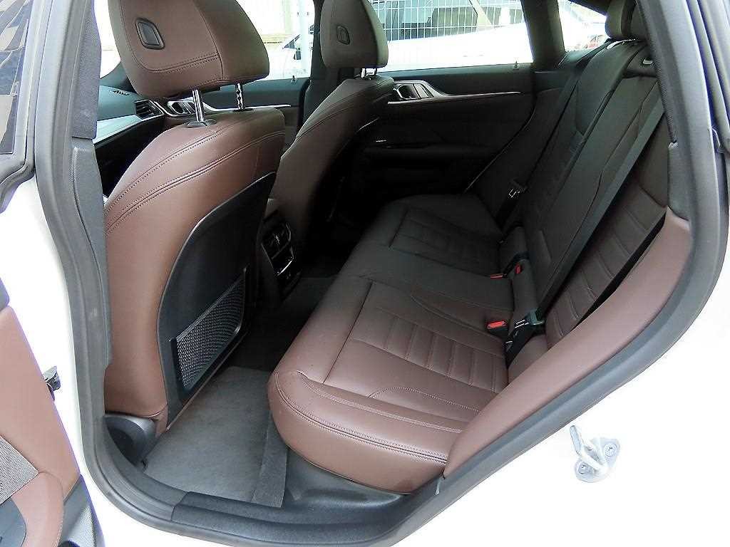 BMW 4시리즈 4시리즈 (G22) 420i 그란쿠페M 스포츠 퍼포먼스팩 이미지 6