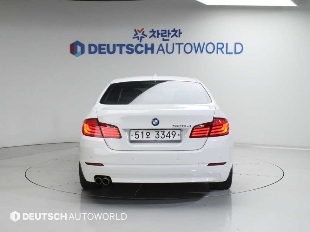 BMW 5시리즈 5시리즈 (F10) 520d 이미지 4