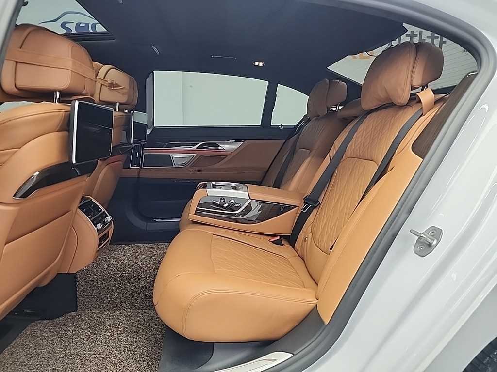 BMW 7시리즈 7시리즈 (G11) 740Li xDrive 디자인 퓨어 엑설런스 이미지 12