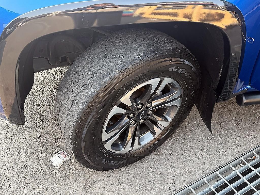 쉐보레 콜로라도 3.6 익스트림-X 4WD 스포츠 바 이미지 19