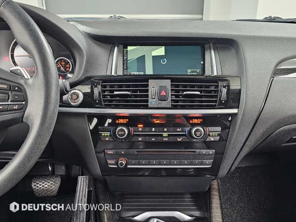 BMW X4 X4 (F26) xDrive 20d 이미지 14