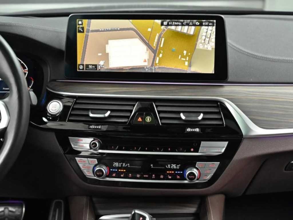 BMW 5시리즈 5시리즈 (G30) 523d M 스포츠 이미지 14