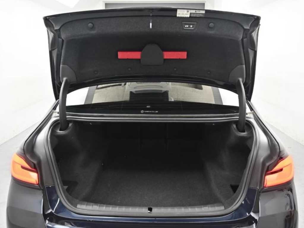 BMW 5시리즈 5시리즈 (G30) 523d M 스포츠 이미지 19