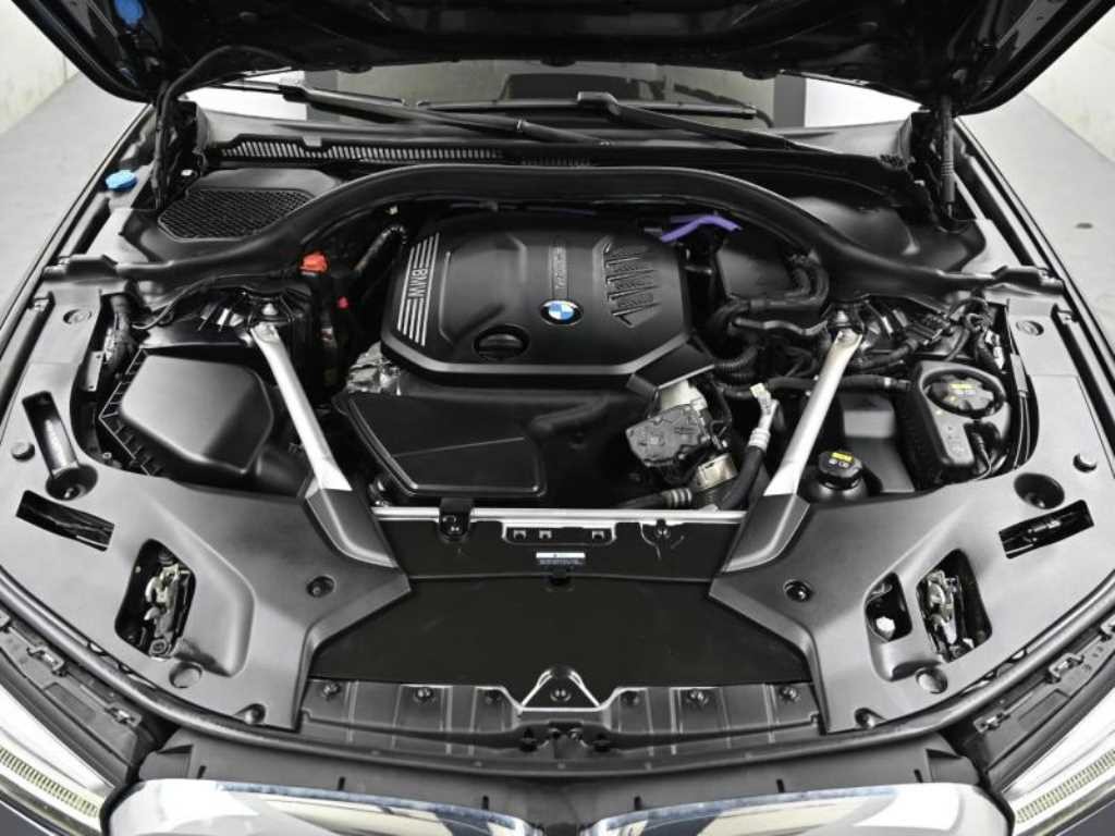 BMW 5시리즈 5시리즈 (G30) 523d M 스포츠 이미지 6