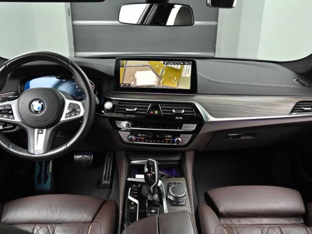 BMW 5시리즈 5시리즈 (G30) 523d M 스포츠 이미지 7