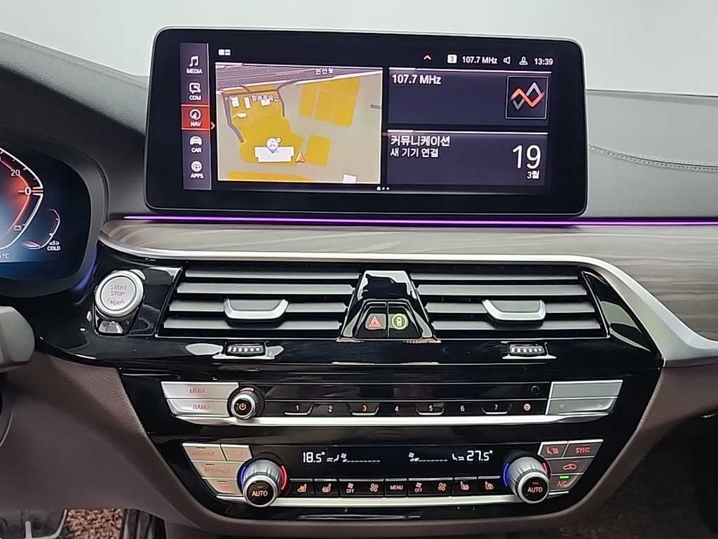 BMW 5시리즈 5시리즈 (G30) 523d xDrive M 스포츠 이미지 10