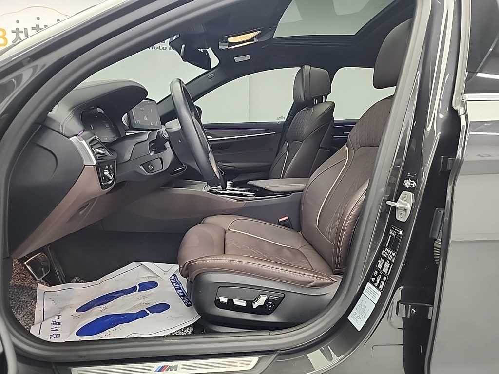 BMW 5시리즈 5시리즈 (G30) 523d xDrive M 스포츠 이미지 11