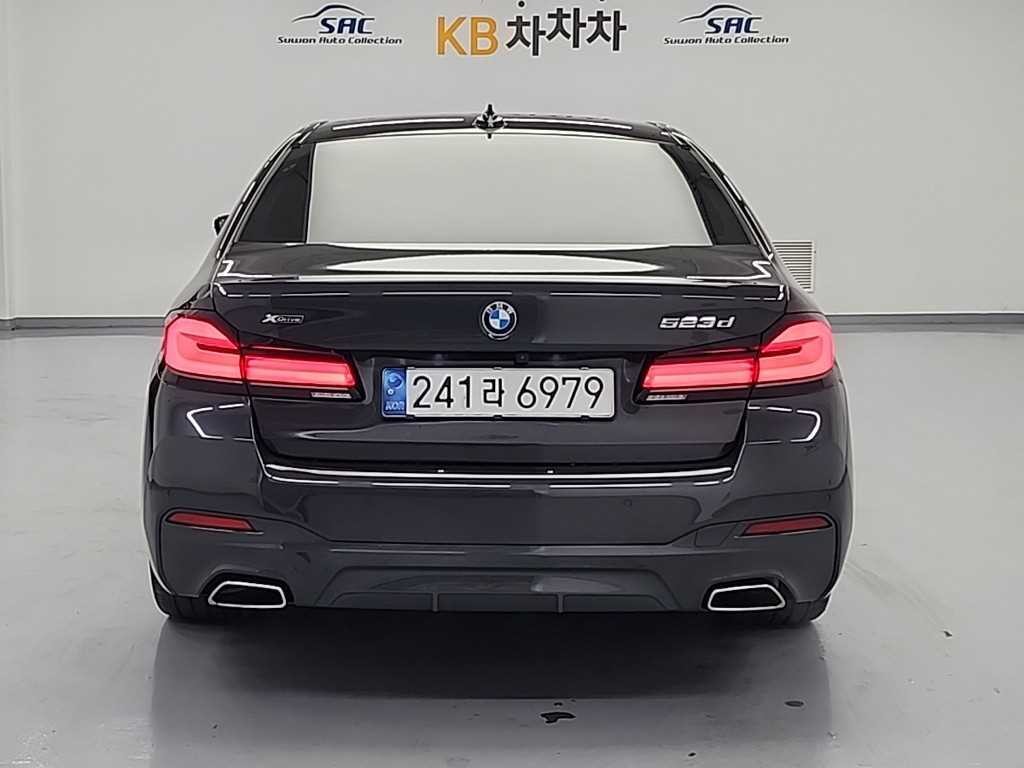 BMW 5시리즈 5시리즈 (G30) 523d xDrive M 스포츠 이미지 3