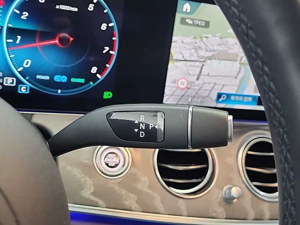 벤츠 E 클래스 E-클래스 W213 E350 4MATIC AMG LINE 이미지 8