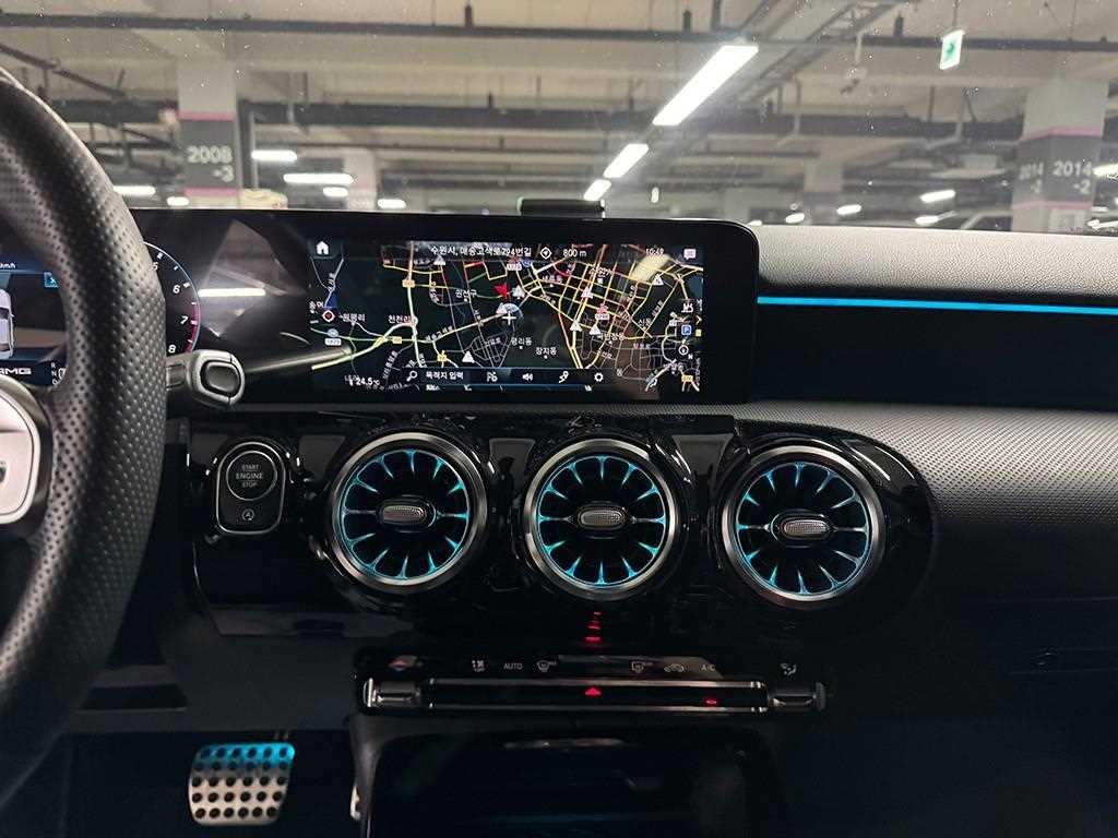 벤츠 A 클래스 A클래스 W177 AMG A35 4MATIC 세단 이미지 10