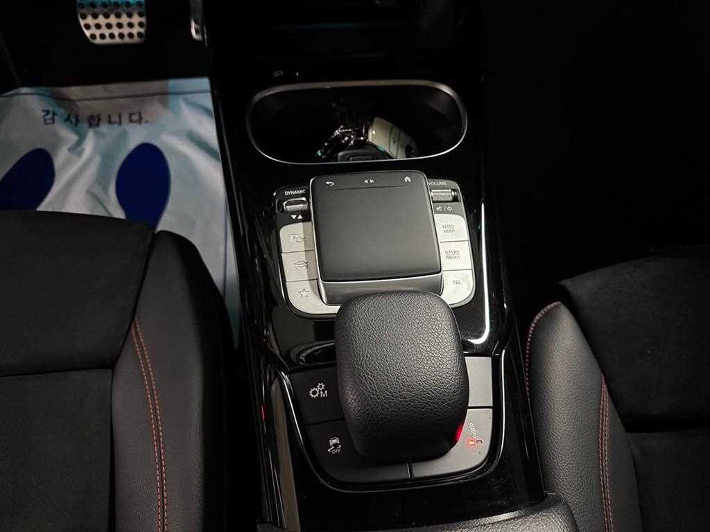 벤츠 A 클래스 A클래스 W177 AMG A35 4MATIC 세단 이미지 12