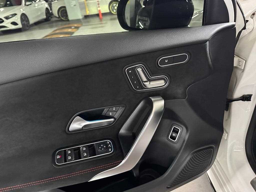 벤츠 A 클래스 A클래스 W177 AMG A35 4MATIC 세단 이미지 14