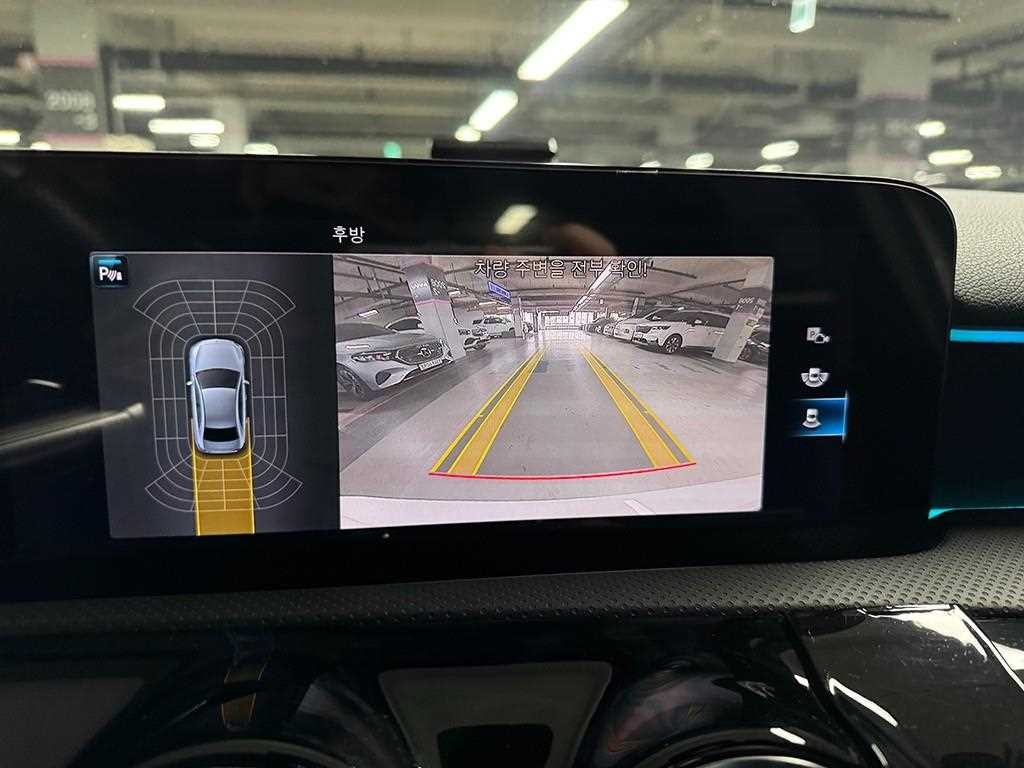 벤츠 A 클래스 A클래스 W177 AMG A35 4MATIC 세단 이미지 17