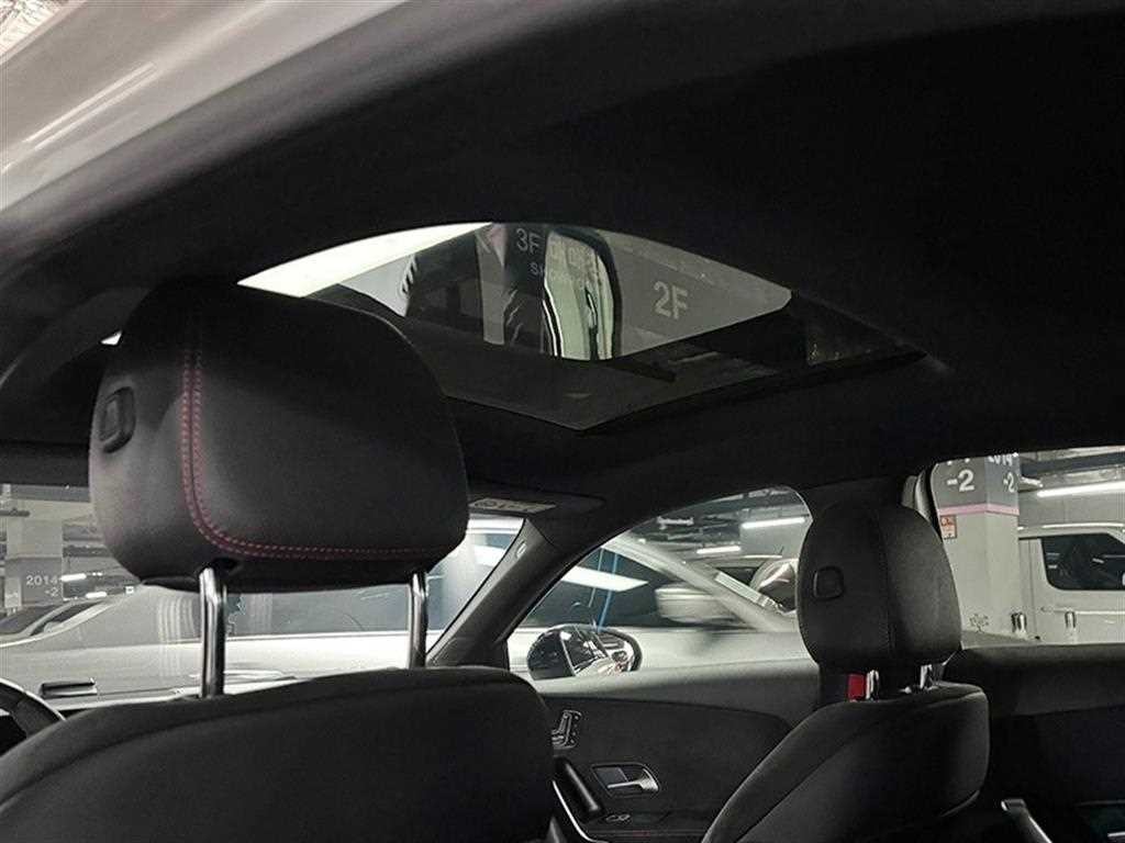 벤츠 A 클래스 A클래스 W177 AMG A35 4MATIC 세단 이미지 18