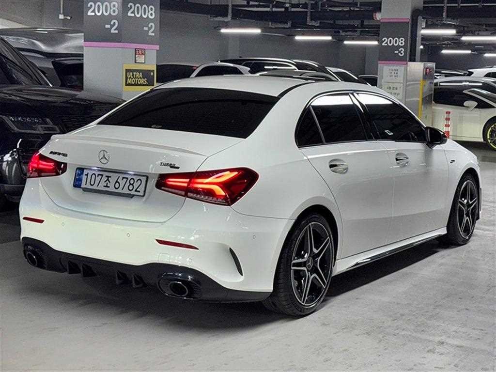벤츠 A 클래스 A클래스 W177 AMG A35 4MATIC 세단 이미지 3