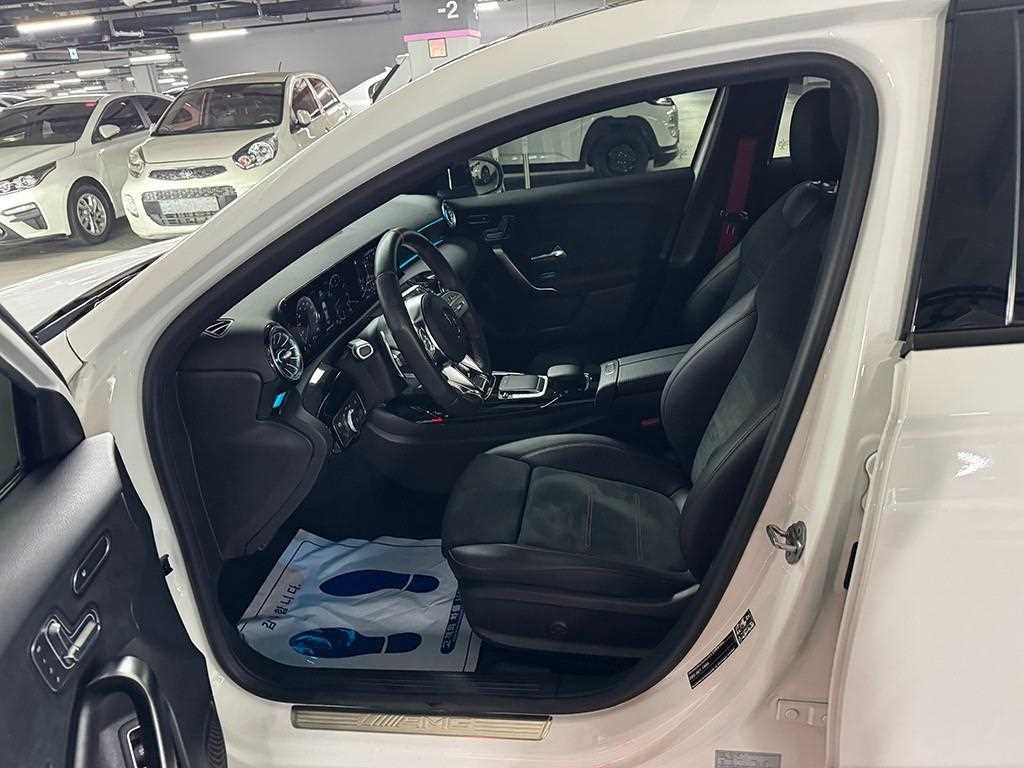 벤츠 A 클래스 A클래스 W177 AMG A35 4MATIC 세단 이미지 5