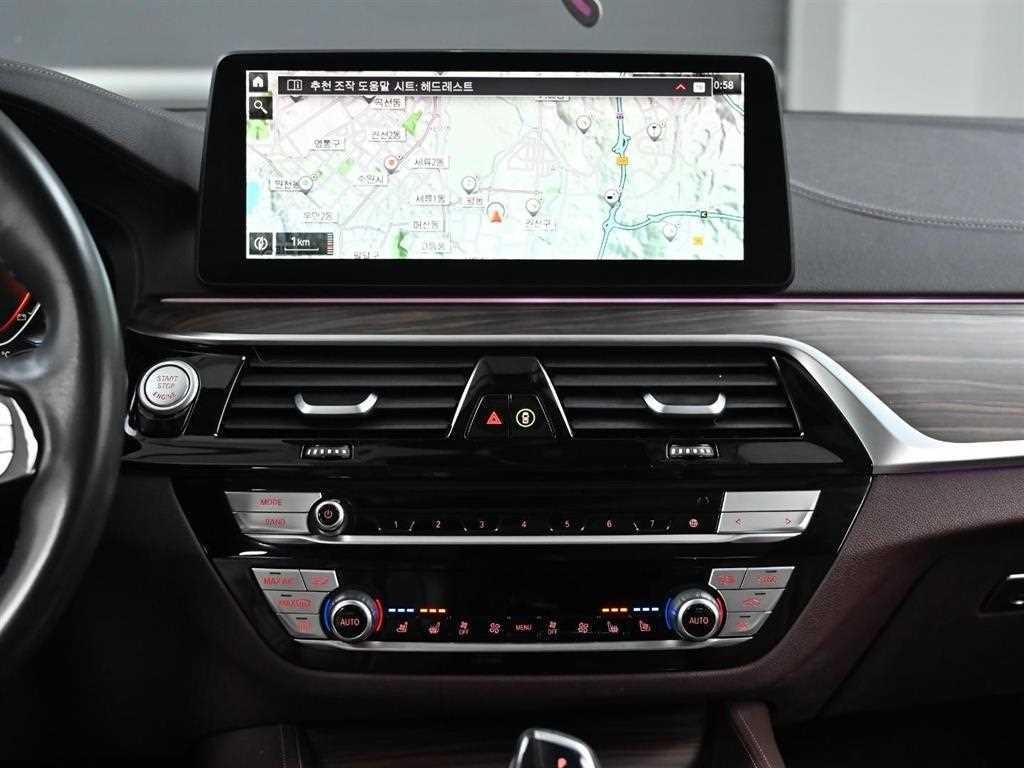 BMW 5시리즈 5시리즈 (G30) 523d xDrive 럭셔리 이미지 14