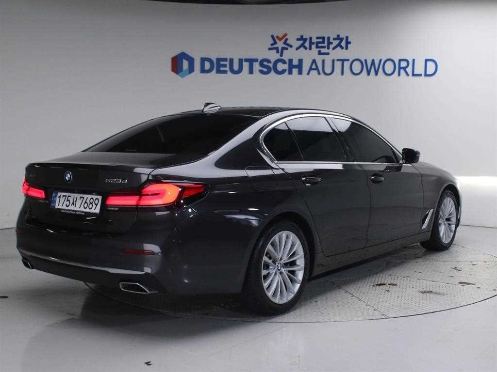 BMW 5시리즈 5시리즈 (G30) 523d xDrive 럭셔리 이미지 2