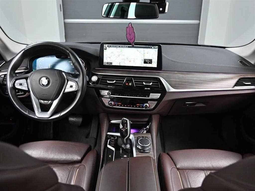 BMW 5시리즈 5시리즈 (G30) 523d xDrive 럭셔리 이미지 7