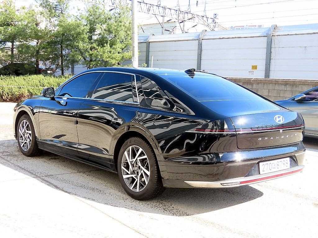 현대 그랜저 그랜저 (GN7) 가솔린 2.5 2WD 프리미엄 이미지 3