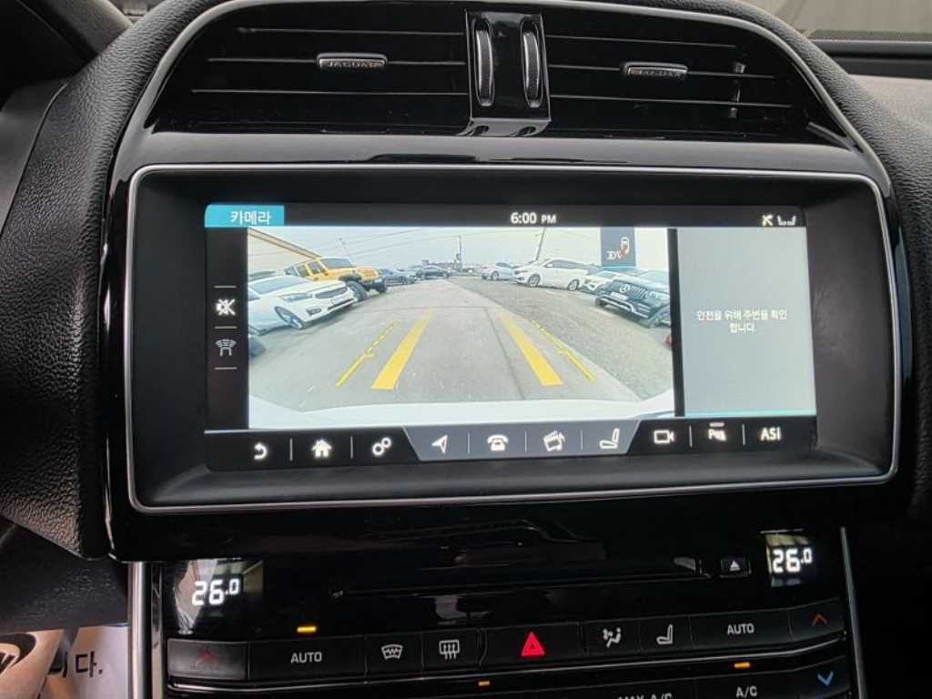 재규어 XE 2.0D 프레스티지 AWD 이미지 16