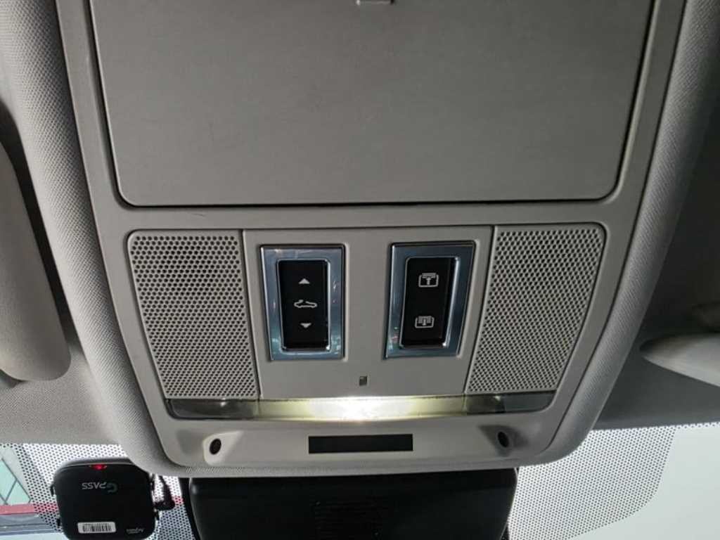 재규어 XE 2.0D 프레스티지 AWD 이미지 17