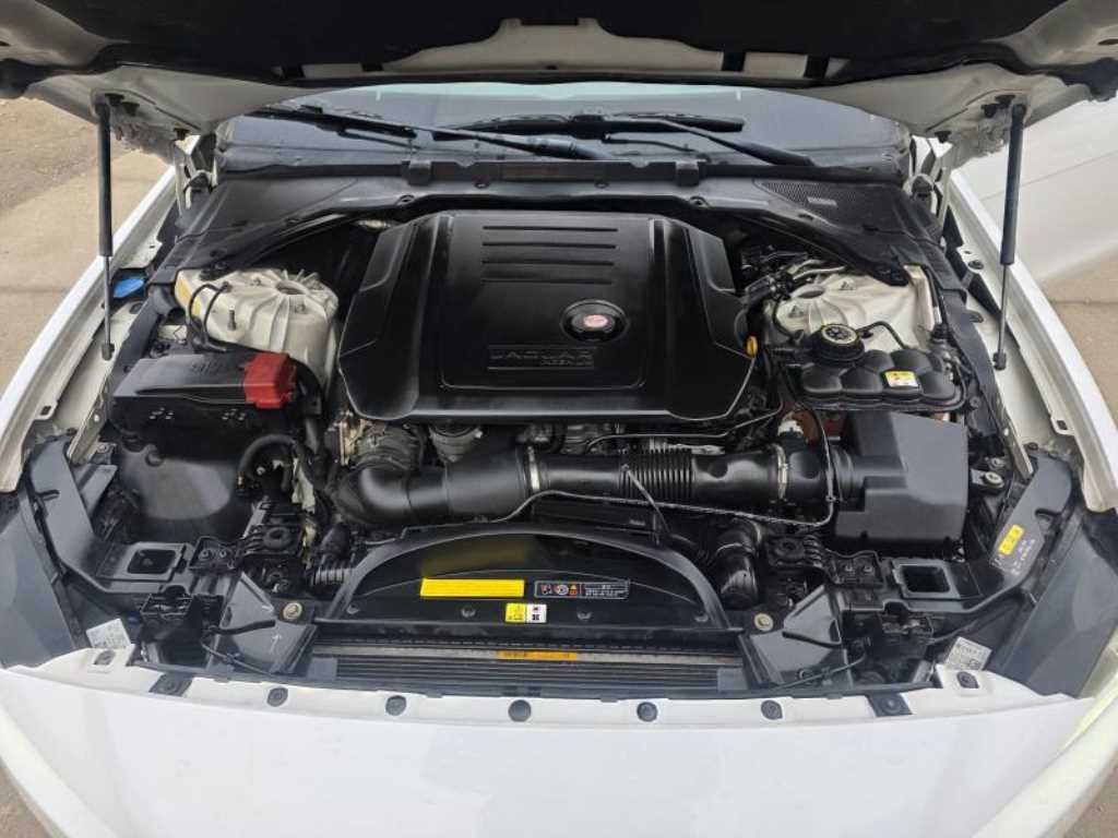 재규어 XE 2.0D 프레스티지 AWD 이미지 20