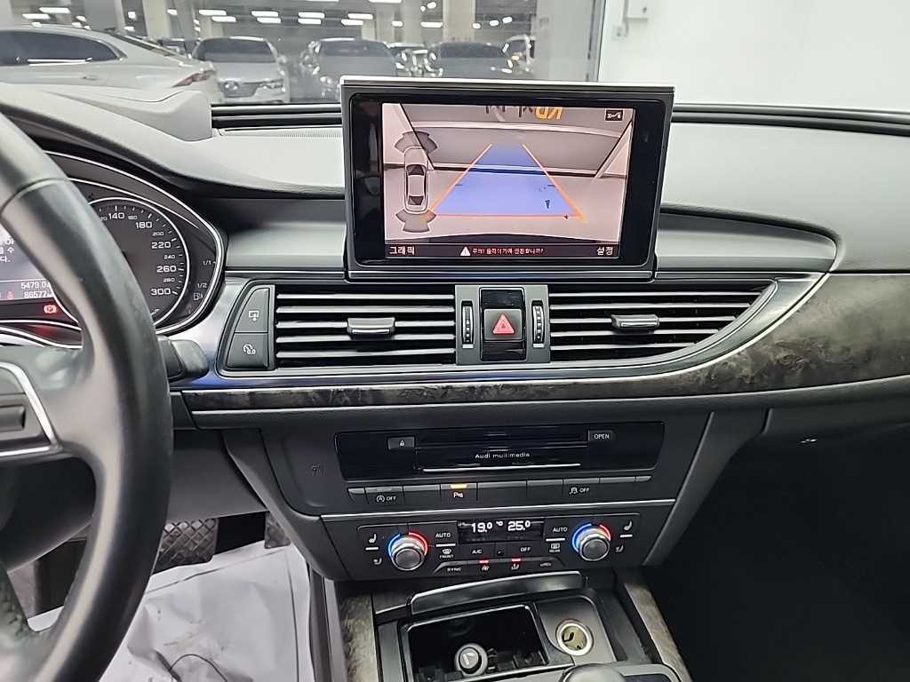 아우디 A6 뉴A6 40 TFSI 프리미엄 이미지 11