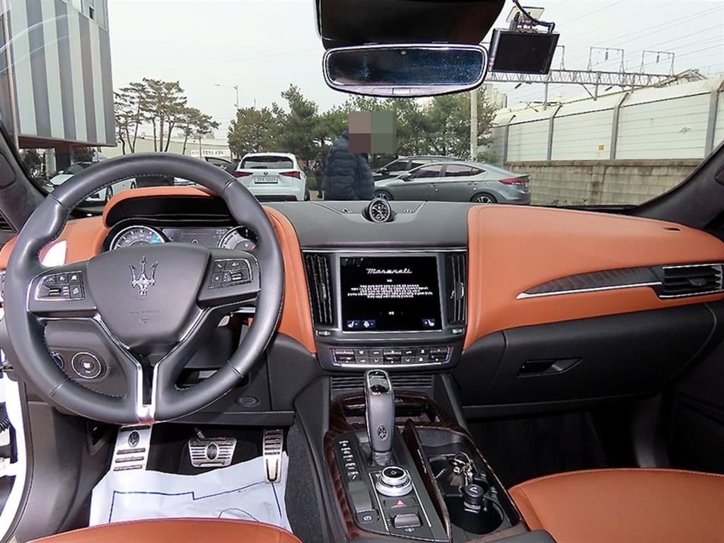 마세라티 르반떼 2.0 GT AWD 이미지 7