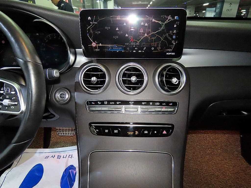 벤츠 GLC 클래스 GLC클래스 X253 GLC 300 e 4MATIC 쿠페 이미지 11