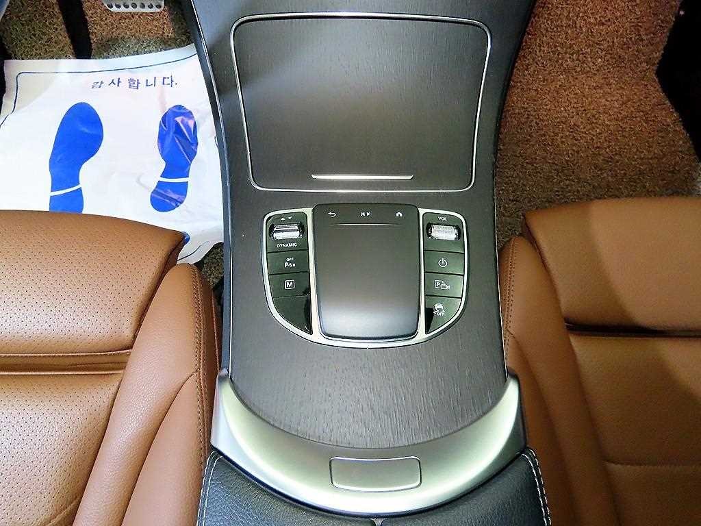 벤츠 GLC 클래스 GLC클래스 X253 GLC 300 e 4MATIC 쿠페 이미지 12