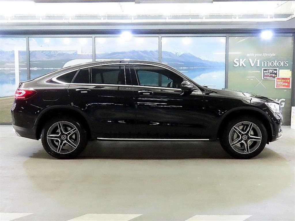 벤츠 GLC 클래스 GLC클래스 X253 GLC 300 e 4MATIC 쿠페 이미지 3