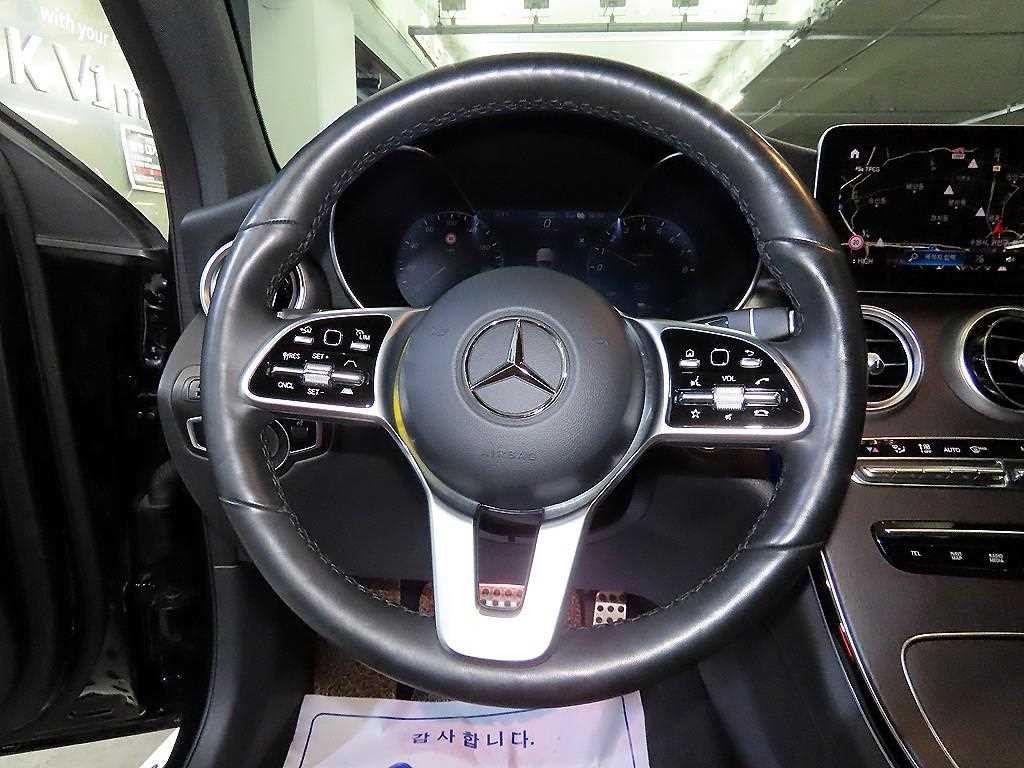 벤츠 GLC 클래스 GLC클래스 X253 GLC 300 e 4MATIC 쿠페 이미지 8