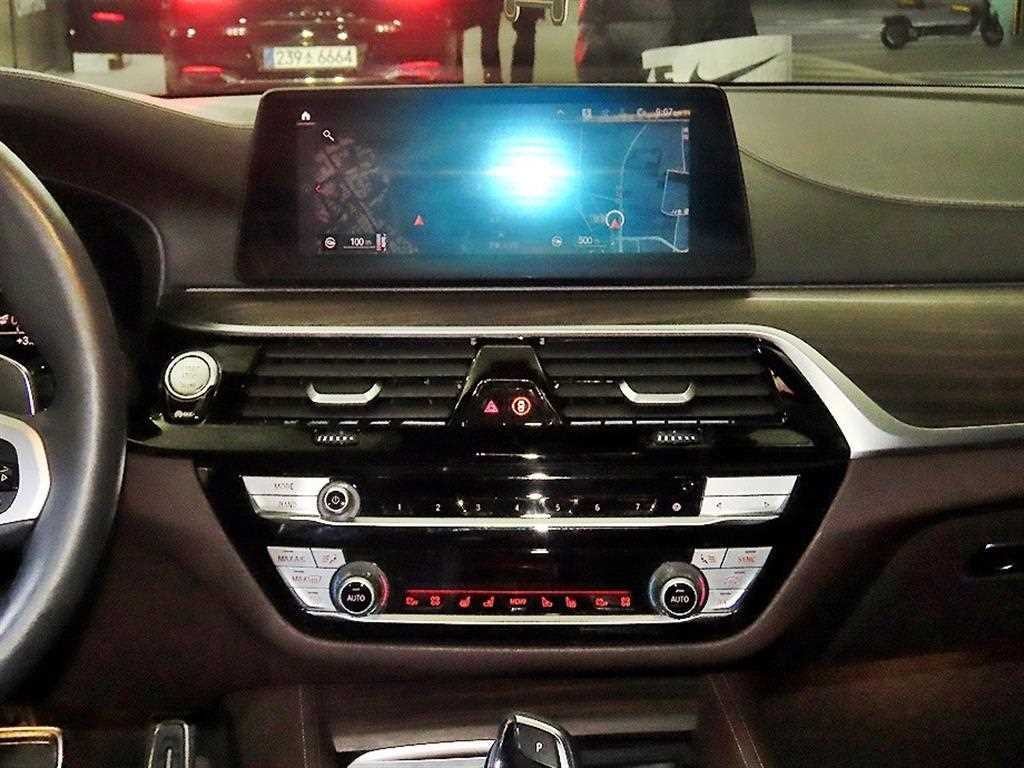 BMW 5시리즈 5시리즈 (G30) 530i M 스포츠 플러스 이미지 11