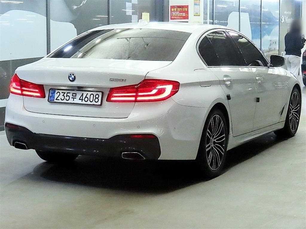 BMW 5시리즈 5시리즈 (G30) 530i M 스포츠 플러스 이미지 4